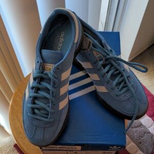 Adidas Light Blue and White (Spezial)